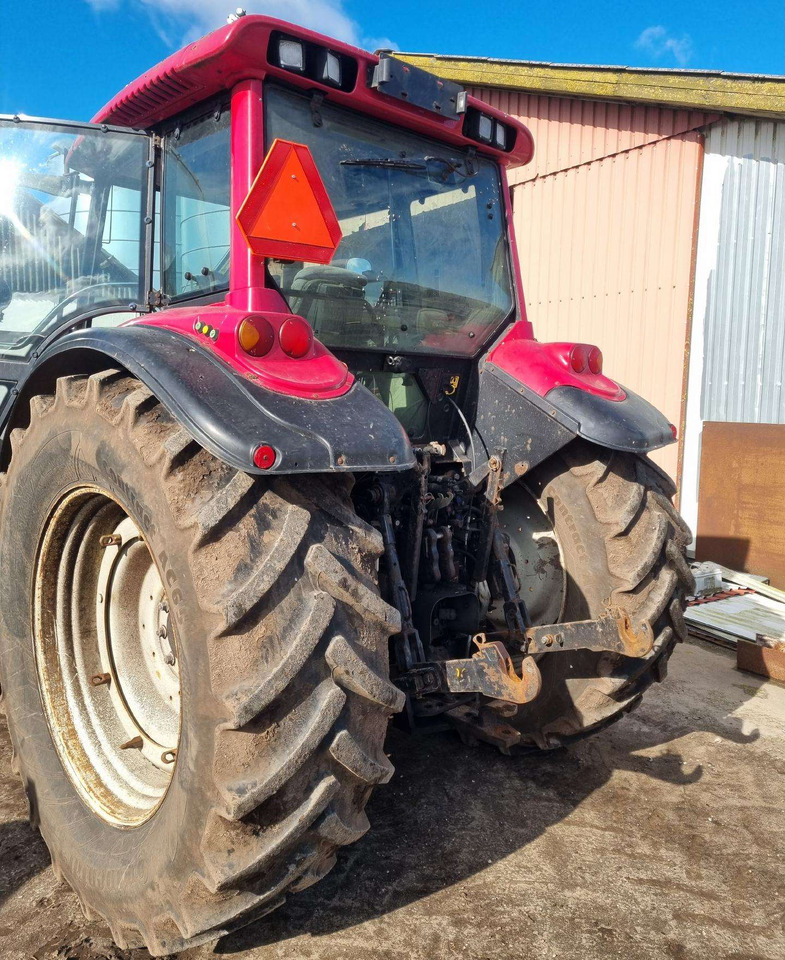 Valtra T190 - Traktor: das Bild 5 Valtra T190 - Traktor: das Bild 5