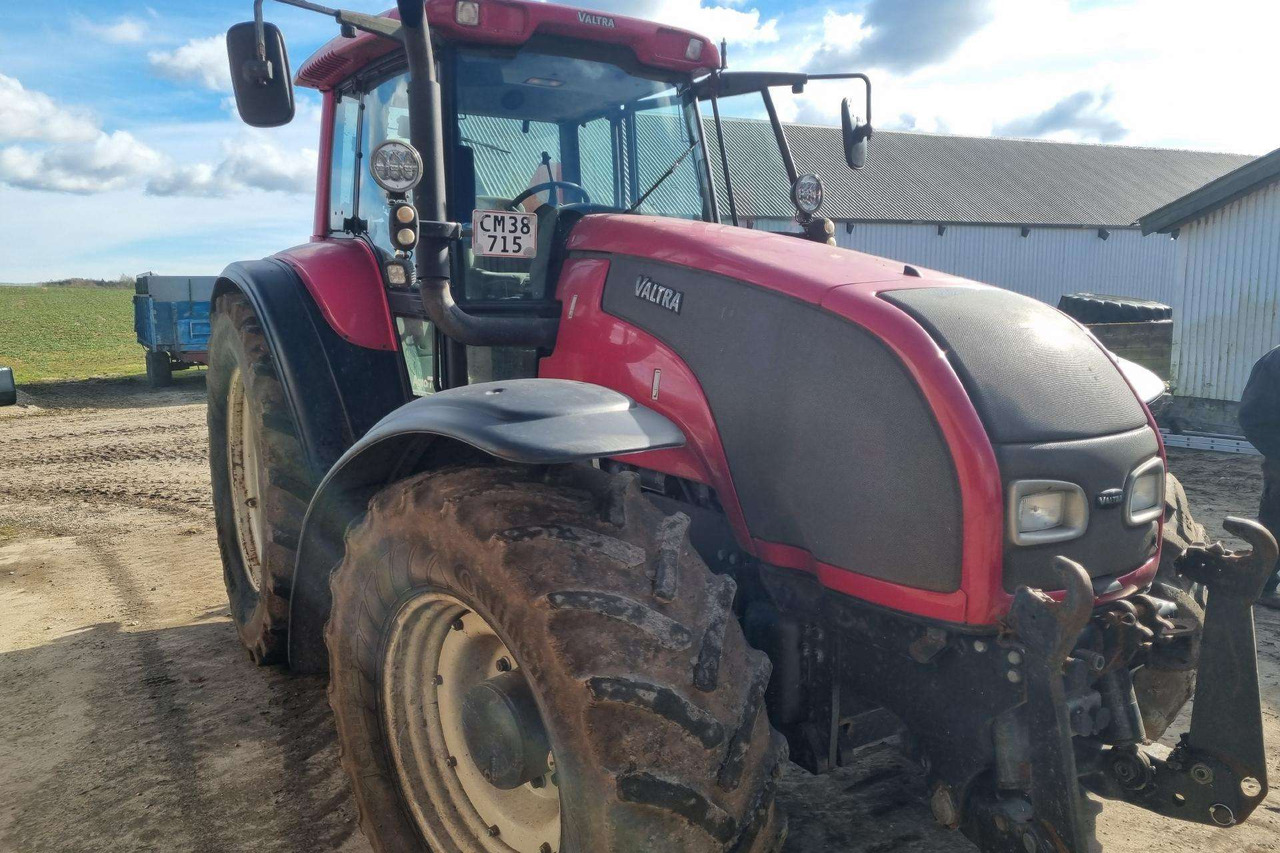 Valtra T190 - Traktor: das Bild 2 Valtra T190 - Traktor: das Bild 2