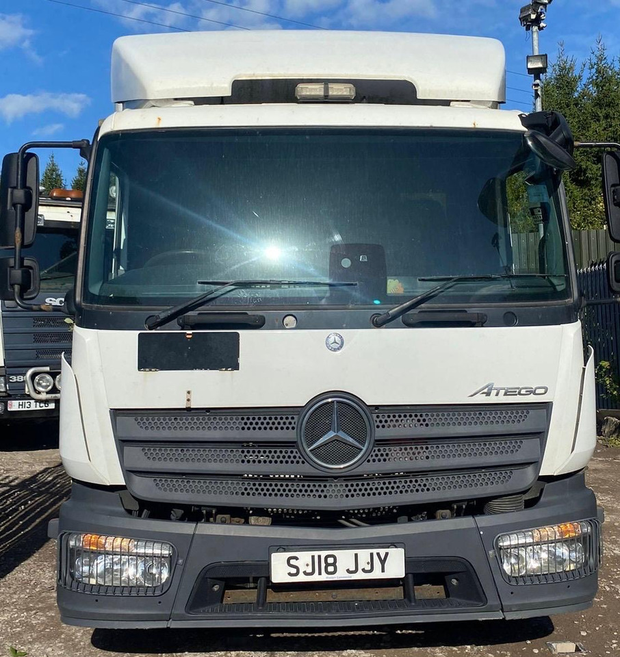Mercedes Atego 816 - Koffer LKW: das Bild 2 Mercedes Atego 816 - Koffer LKW: das Bild 2