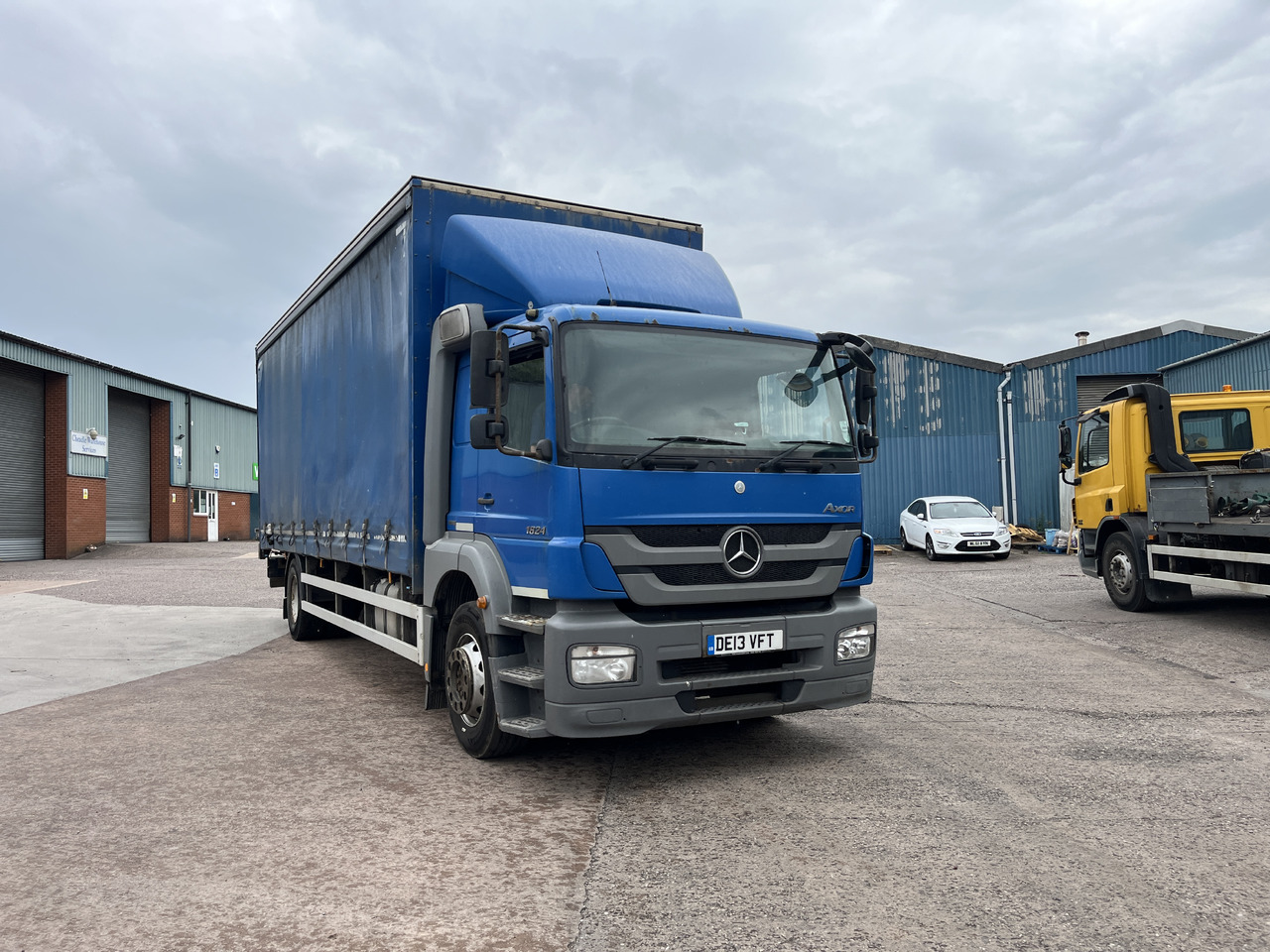 Mercedes Axor 1824 - Plane LKW: das Bild 1 Mercedes Axor 1824 - Plane LKW: das Bild 1