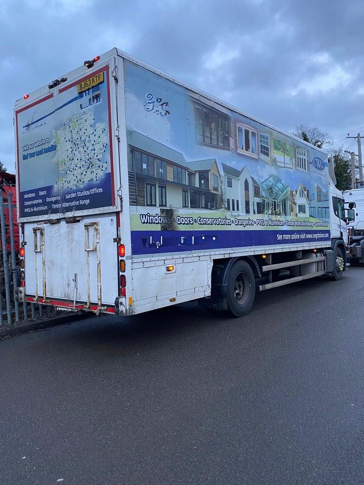 Scania P230 4x2 - Koffer Transporter: das Bild 3 Scania P230 4x2 - Koffer Transporter: das Bild 3