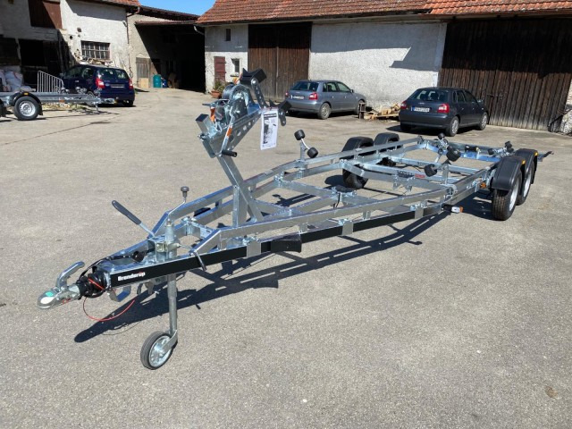 Brenderup Brenderup Premium Bootsanhänger 242500TB SR mit Superrollen, 2,5 to. 7,2m/ 24 Fuß - Bootstrailer: das Bild 1 Brenderup Brenderup Premium Bootsanhänger 242500TB SR mit Superrollen, 2,5 to. 7,2m/ 24 Fuß - Bootstrailer: das Bild 1
