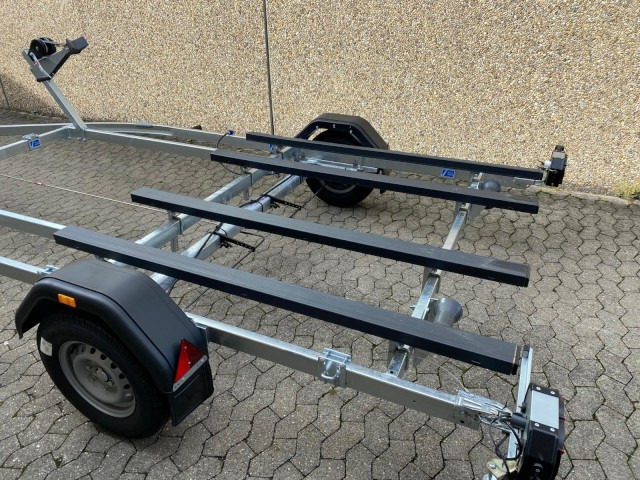 Brenderup Doppel Jetski Premium PWC21200B RAX , 1,2 to., 3,8m - Bootstrailer: das Bild 4 Brenderup Doppel Jetski Premium PWC21200B RAX , 1,2 to., 3,8m - Bootstrailer: das Bild 4