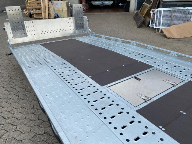 Brian James T Transporter, 231-5521-35-3-10, 5500 x 2100 mm, 3,5 to. kippbar mit Auffahrrampe - Autotransporter Anhänger: das Bild 5 Brian James T Transporter, 231-5521-35-3-10, 5500 x 2100 mm, 3,5 to. kippbar mit Auffahrrampe - Autotransporter Anhänger: das Bild 5