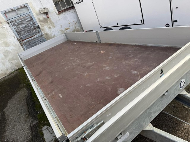 Hapert Azure H-2 Hochlader 3,5 to. 5050 x 2000 x 300 mm, parabel, 100 km/h - PKW Anhänger: das Bild 4 Hapert Azure H-2 Hochlader 3,5 to. 5050 x 2000 x 300 mm, parabel, 100 km/h - PKW Anhänger: das Bild 4