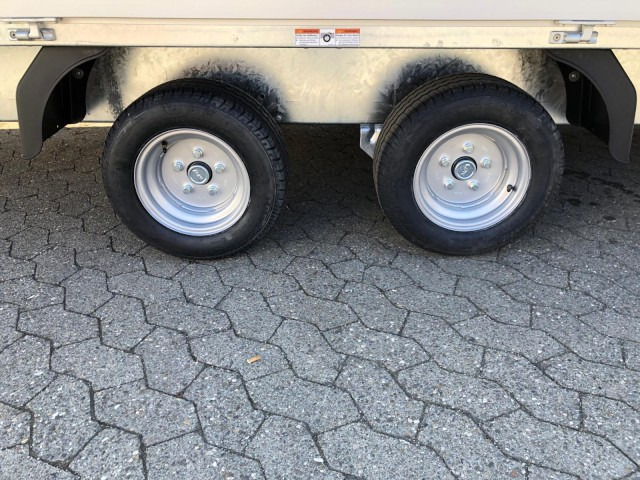 Humbaur HN 304121 Hochlader 3,0 to. 4100 x 2100 x 350 mm - PKW Anhänger: das Bild 4 Humbaur HN 304121 Hochlader 3,0 to. 4100 x 2100 x 350 mm - PKW Anhänger: das Bild 4