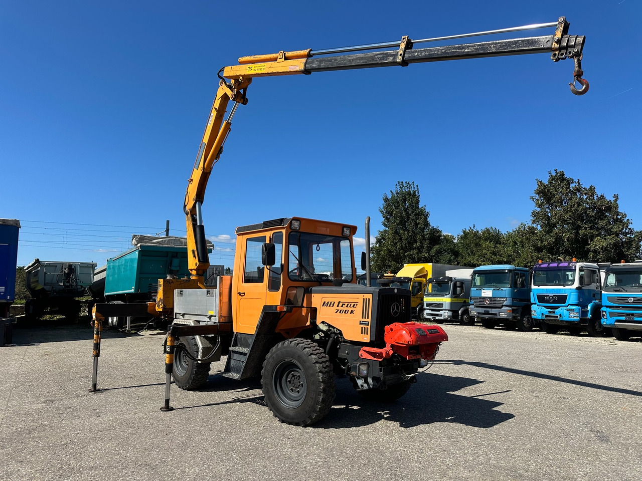 MERCEDES-BENZ MB Trac 700K Brücke-Kran-Seilwinde - Kommunaltraktor: das Bild 2 MERCEDES-BENZ MB Trac 700K Brücke-Kran-Seilwinde - Kommunaltraktor: das Bild 2