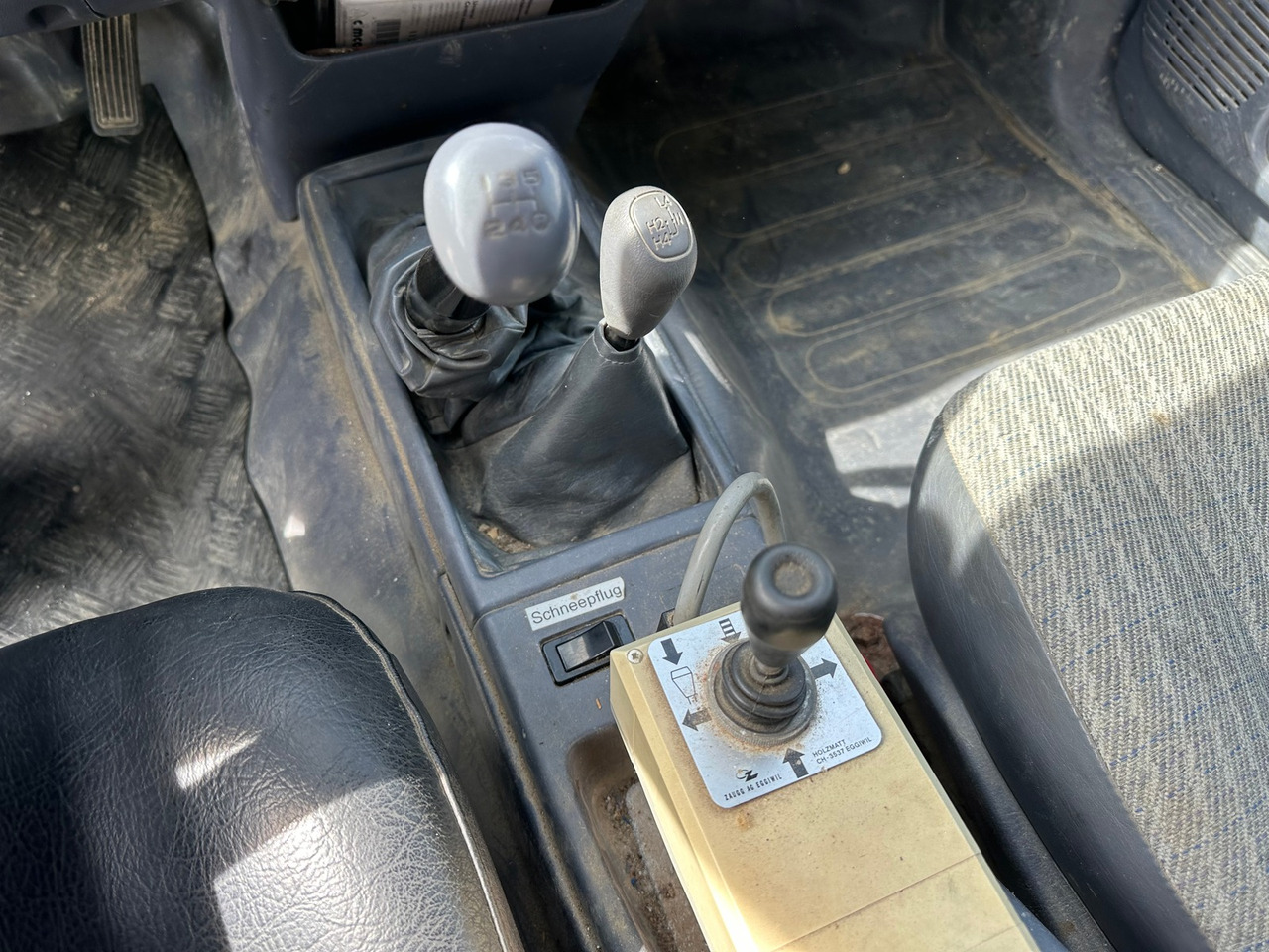 TOYOTA Hilux 4WD 4x4 Winterdienst Kipper - Kipper Transporter: das Bild 5 TOYOTA Hilux 4WD 4x4 Winterdienst Kipper - Kipper Transporter: das Bild 5