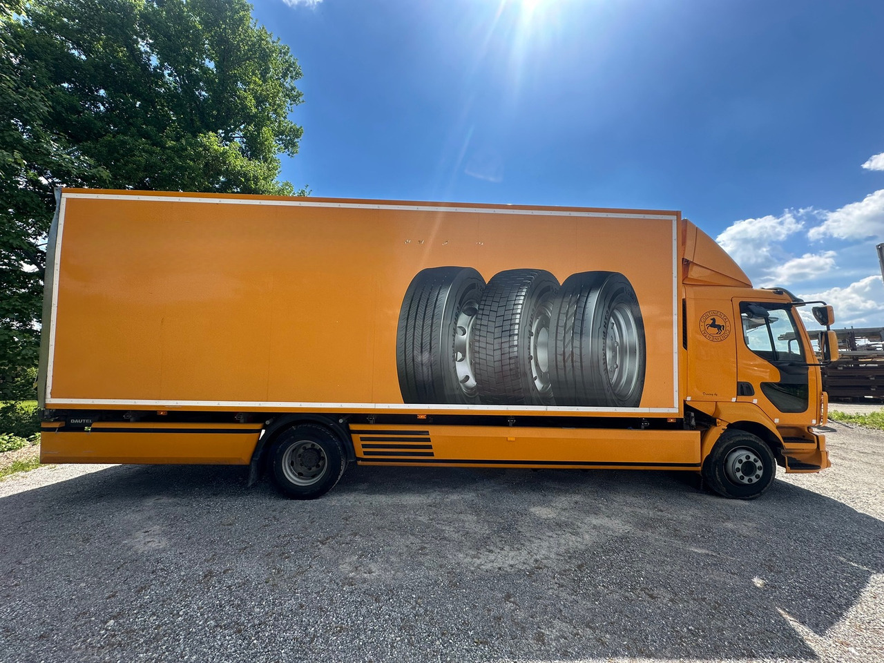 VOLVO FL 2404x2 - Koffer LKW: das Bild 5 VOLVO FL 2404x2 - Koffer LKW: das Bild 5