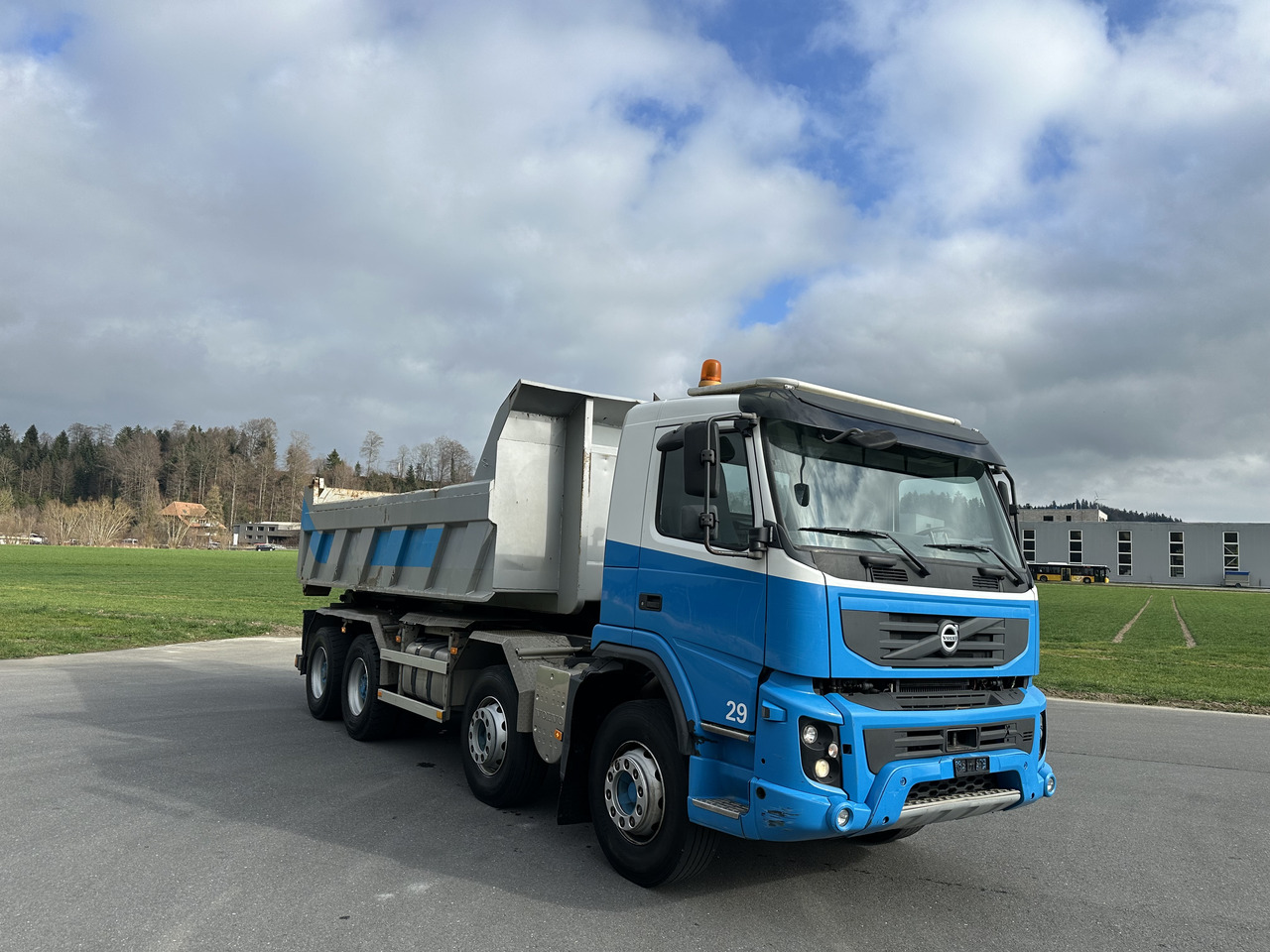 VOLVO FMX 420 440 460 480 8x4 Kettengäret sörling mulde - Abrollkipper: das Bild 2 VOLVO FMX 420 440 460 480 8x4 Kettengäret sörling mulde - Abrollkipper: das Bild 2
