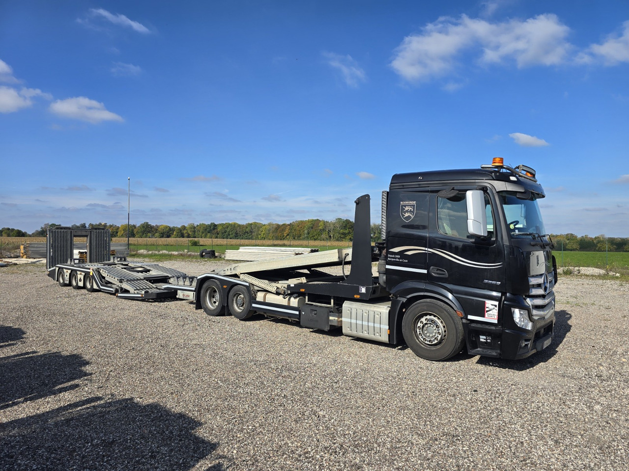 MERCEDES-BENZ 2353 - Autotransporter LKW: das Bild 1 MERCEDES-BENZ 2353 - Autotransporter LKW: das Bild 1