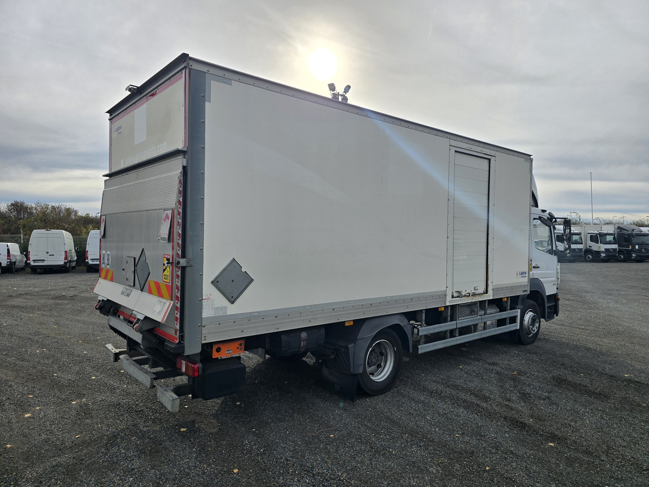 MERCEDES-BENZ Atego 1218 - Box - LIFT - SIDE DOOR - ADR - Koffer LKW: das Bild 4 MERCEDES-BENZ Atego 1218 - Box - LIFT - SIDE DOOR - ADR - Koffer LKW: das Bild 4