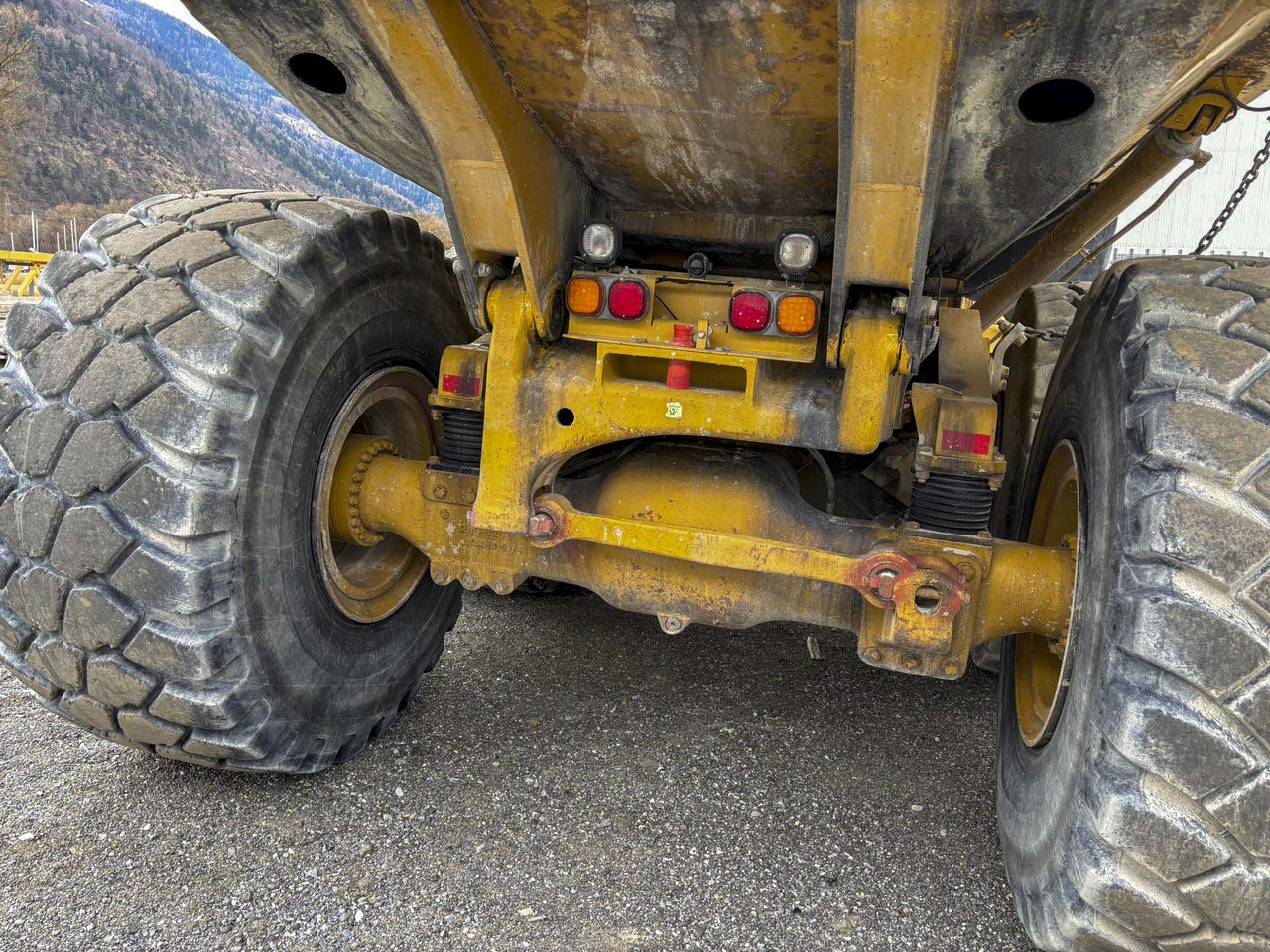 CATERPILLAR 740 - Knickgelenkter Dumper: das Bild 5 CATERPILLAR 740 - Knickgelenkter Dumper: das Bild 5