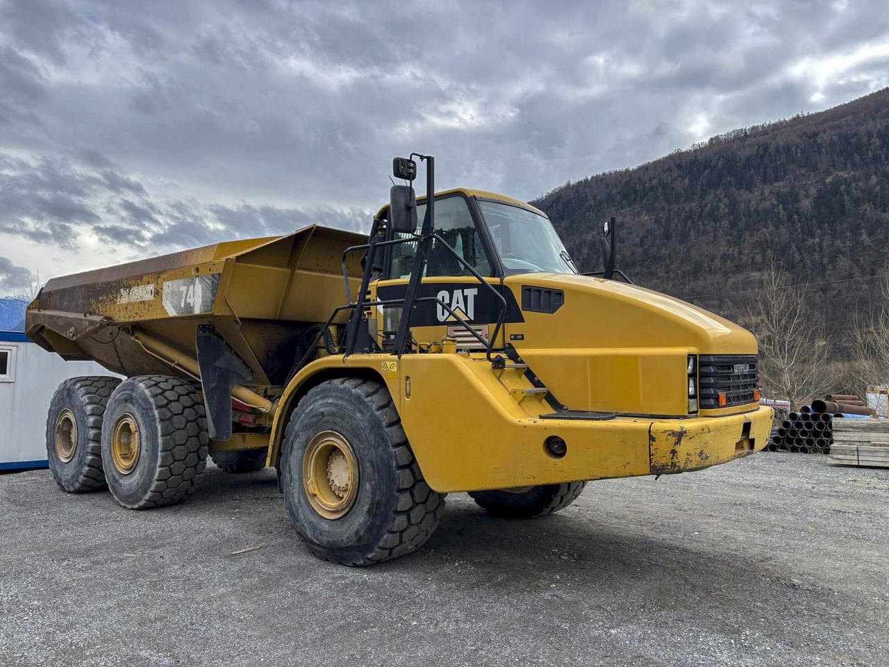 CATERPILLAR 740 - Knickgelenkter Dumper: das Bild 4 CATERPILLAR 740 - Knickgelenkter Dumper: das Bild 4