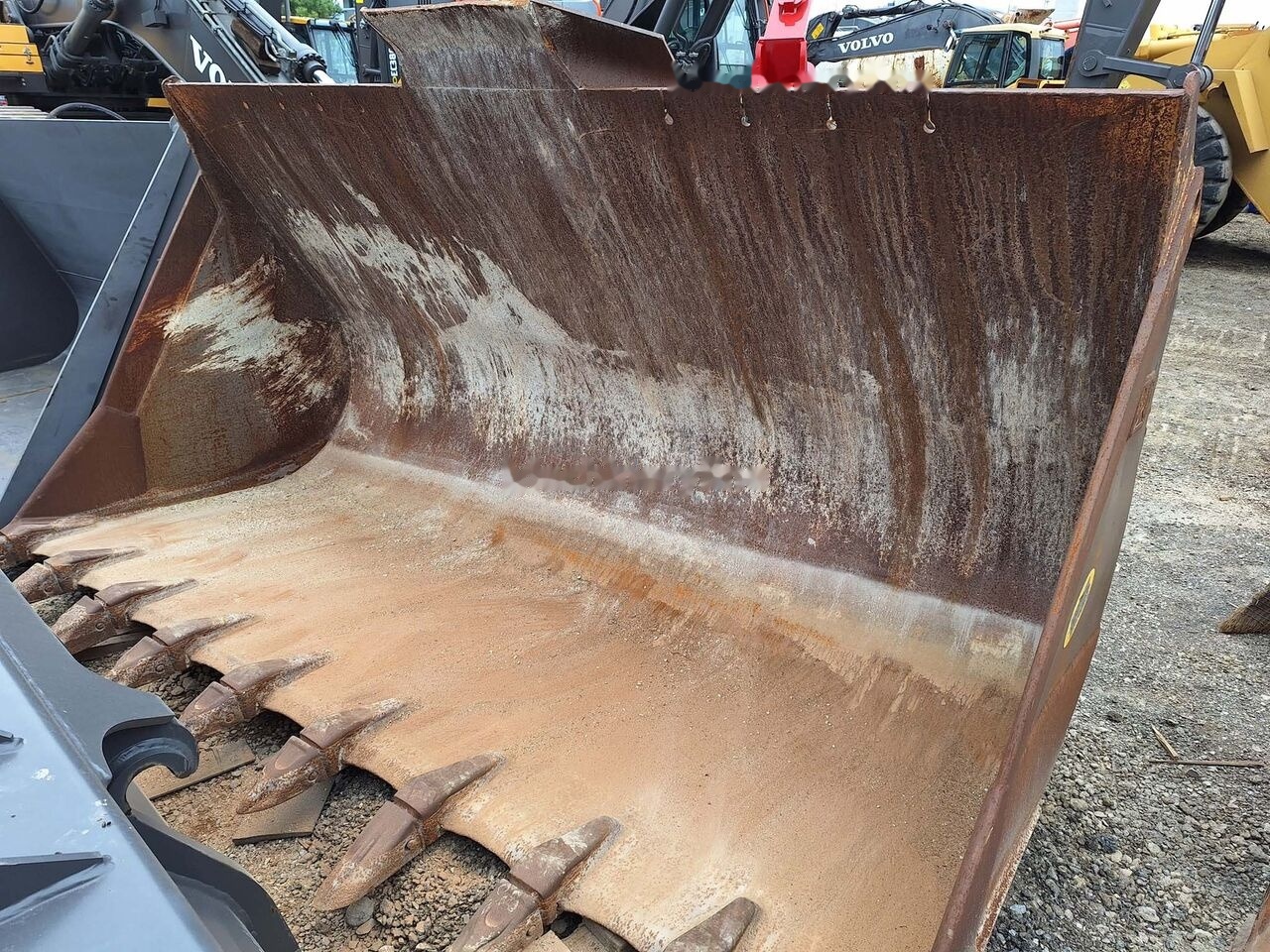 Caterpillar Loader bucket 3300 mm - Ladeschaufel: das Bild 1 Caterpillar Loader bucket 3300 mm - Ladeschaufel: das Bild 1