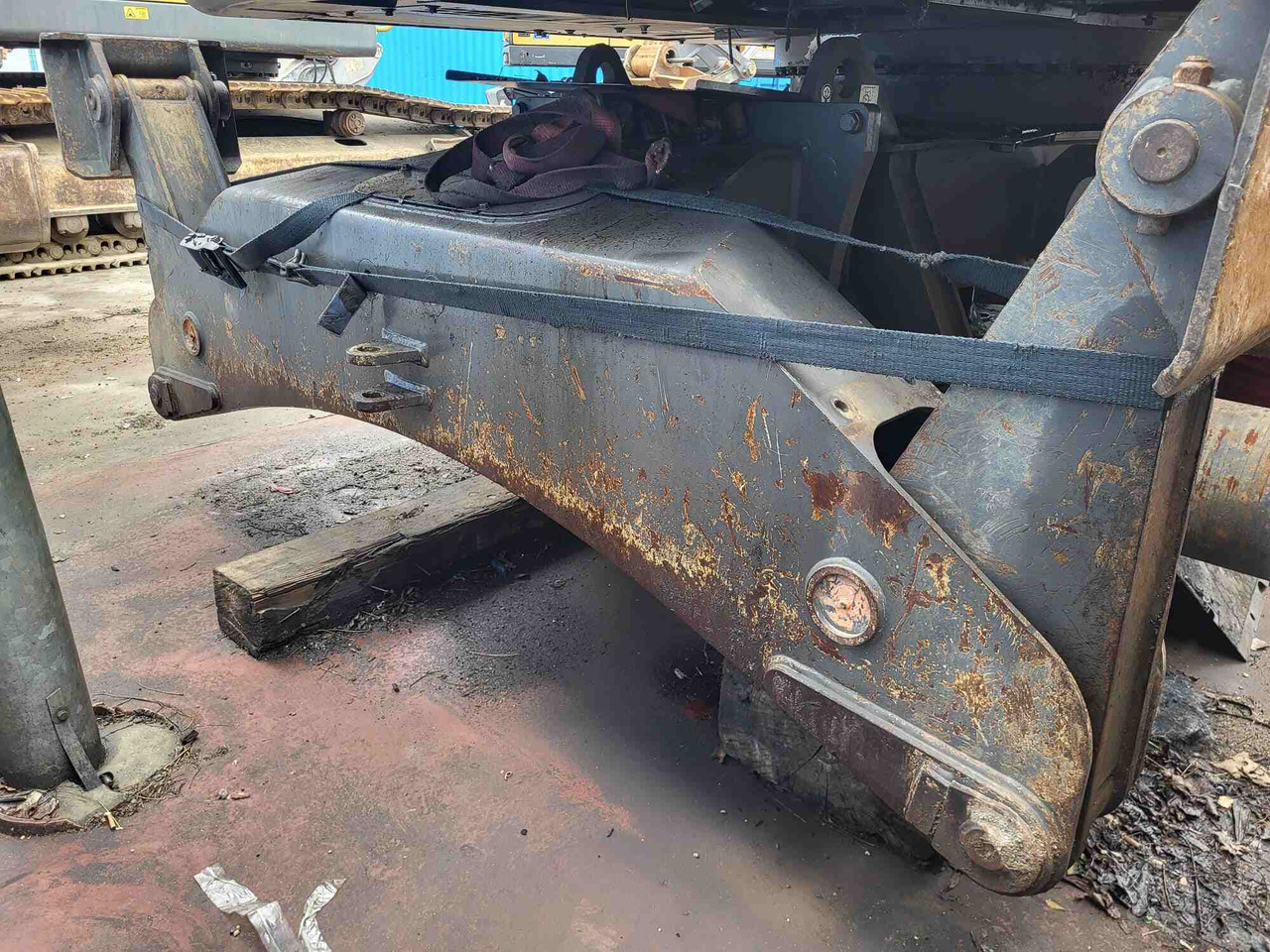 Volvo hydraulic outrigger - Ersatzteile für Bagger: das Bild 2 Volvo hydraulic outrigger - Ersatzteile für Bagger: das Bild 2