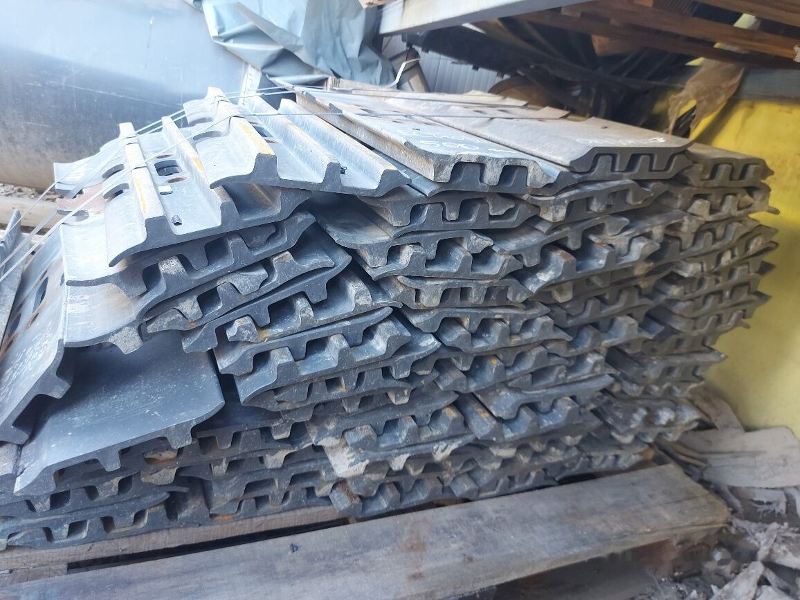 Grouser pads 600 mm Daewoo-Doosan DX225 NLC, Daewoo-Doosan Solar 220, Daewoo-Doosan Solar 225, Hitachi ZX180 LC, Hitachi ZX240, Hyundai HX180 HIGH WALKER, Komatsu PC150 LC, Komatsu PC160, Komatsu PC - Kette für Bagger: das Bild 1 Grouser pads 600 mm Daewoo-Doosan DX225 NLC, Daewoo-Doosan Solar 220, Daewoo-Doosan Solar 225, Hitachi ZX180 LC, Hitachi ZX240, Hyundai HX180 HIGH WALKER, Komatsu PC150 LC, Komatsu PC160, Komatsu PC - Kette für Bagger: das Bild 1