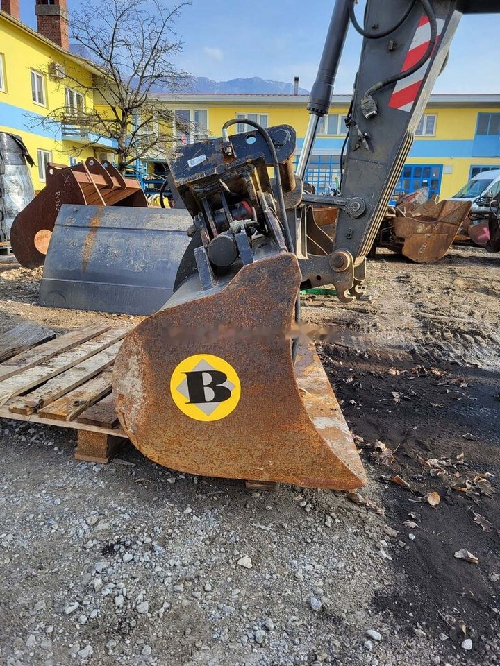 Tilting slope bucket 1800 mm - Baggerschaufel: das Bild 2 Tilting slope bucket 1800 mm - Baggerschaufel: das Bild 2