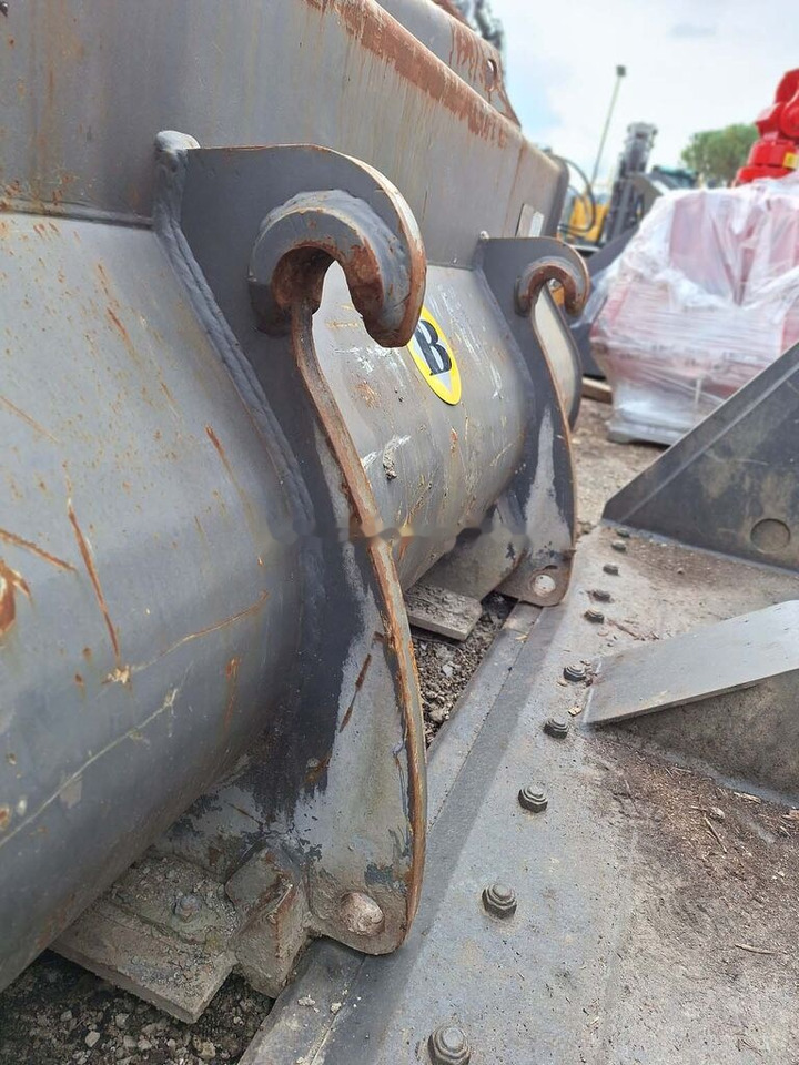 Volvo 93812 loader bucket 2300 mm BOE - Ladeschaufel: das Bild 4 Volvo 93812 loader bucket 2300 mm BOE - Ladeschaufel: das Bild 4