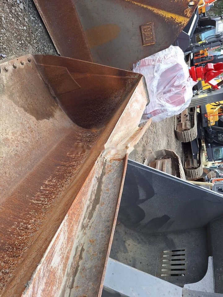 Volvo 93812 loader bucket 2300 mm BOE - Ladeschaufel: das Bild 5 Volvo 93812 loader bucket 2300 mm BOE - Ladeschaufel: das Bild 5