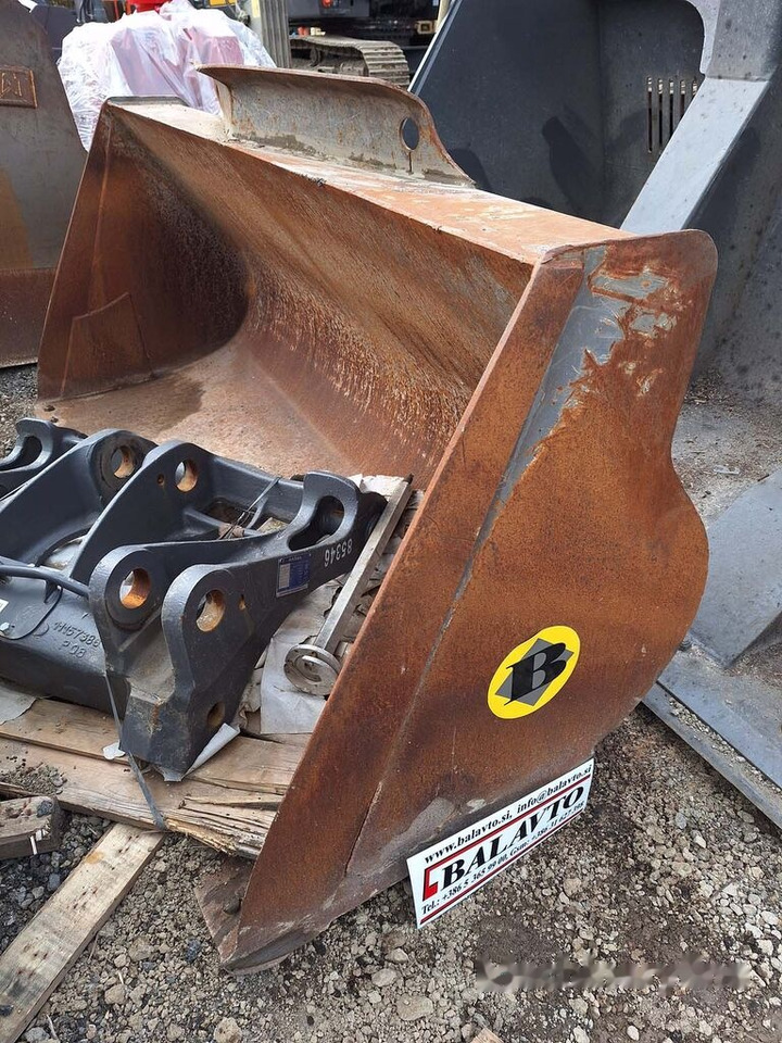 Volvo 93812 loader bucket 2300 mm BOE - Ladeschaufel: das Bild 1 Volvo 93812 loader bucket 2300 mm BOE - Ladeschaufel: das Bild 1