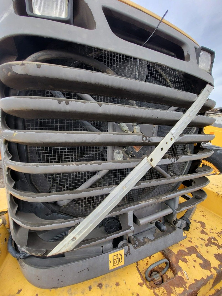 Volvo radiator - Kühler für Lader: das Bild 1 Volvo radiator - Kühler für Lader: das Bild 1