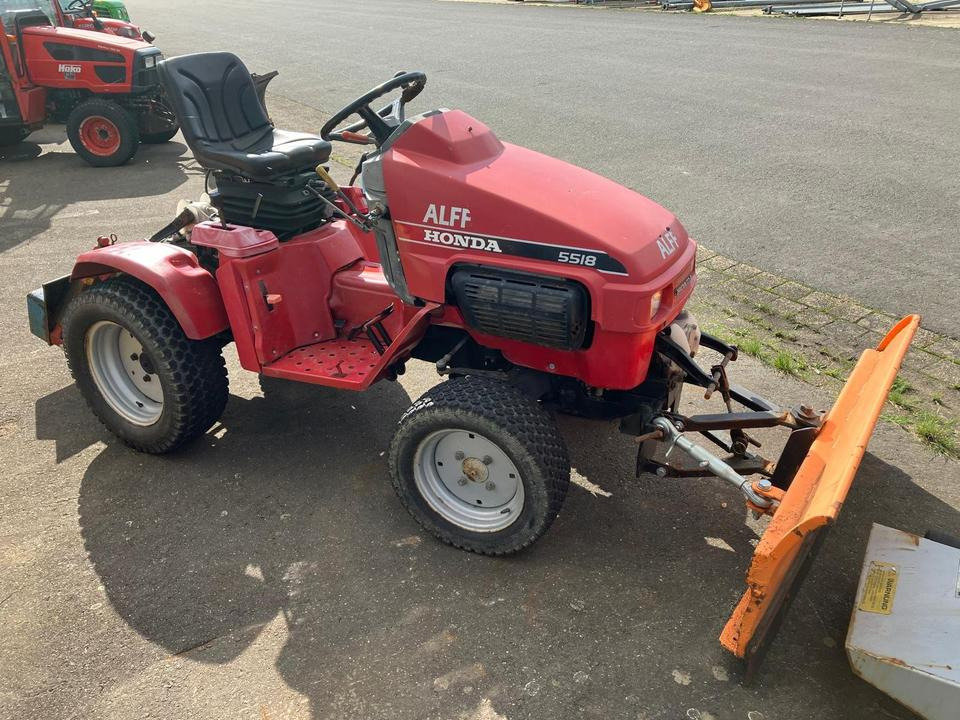 Kommunaltraktor Honda H5518 Schneeschild Winterdienst - Kommunaltraktor: das Bild 1 Kommunaltraktor Honda H5518 Schneeschild Winterdienst - Kommunaltraktor: das Bild 1
