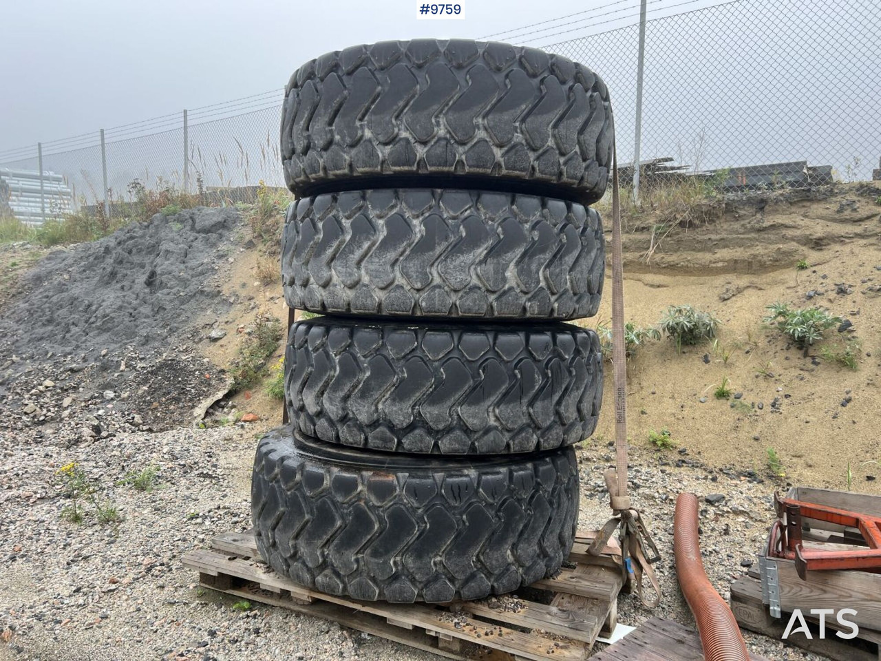 4x 20.5R25 tires on rims - Komplettrad für Baumaschine: das Bild 1 4x 20.5R25 tires on rims - Komplettrad für Baumaschine: das Bild 1