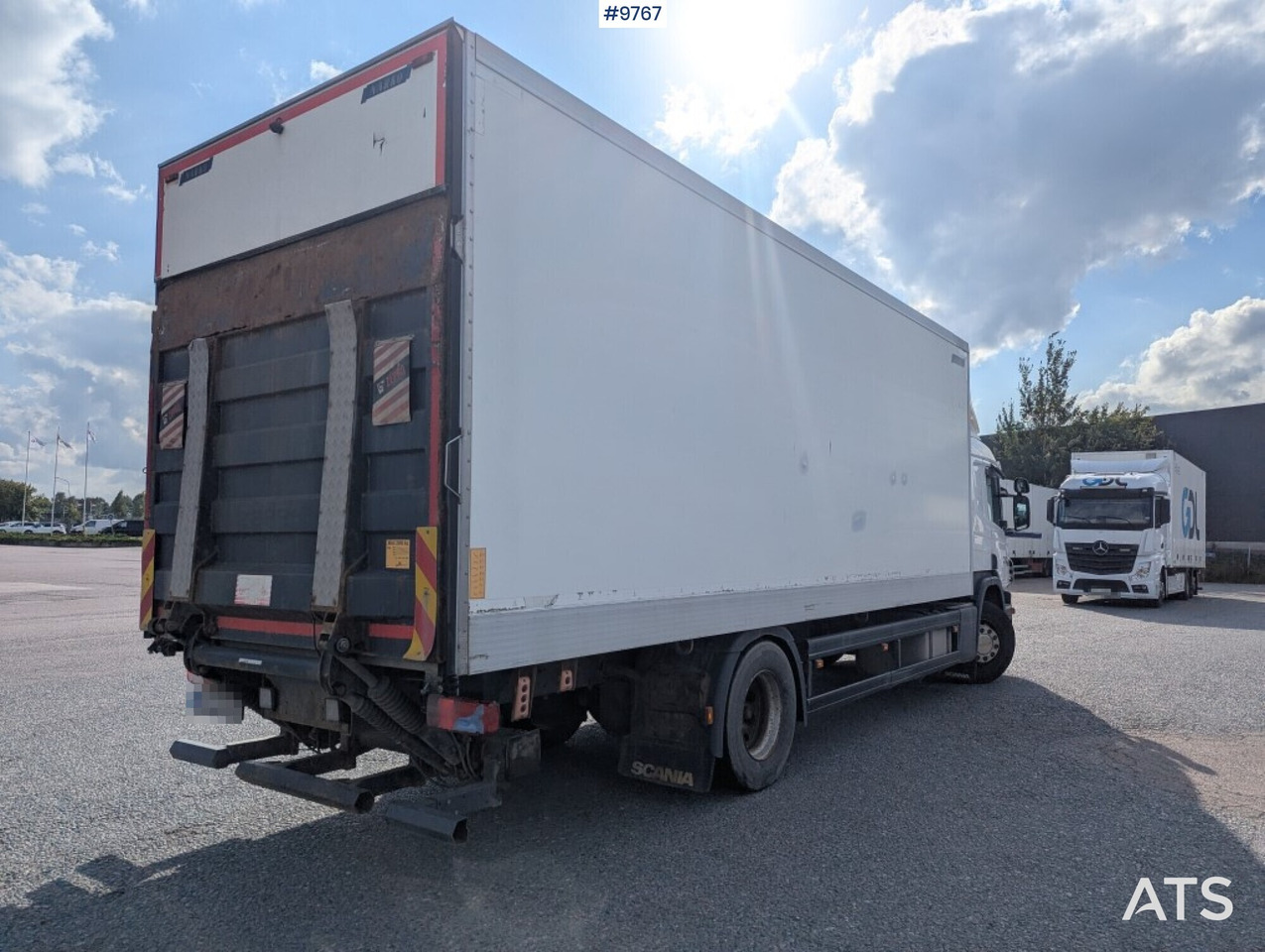 Box Truck Scania P320 4X2 with tail lift - Koffer LKW: das Bild 4 Box Truck Scania P320 4X2 with tail lift - Koffer LKW: das Bild 4