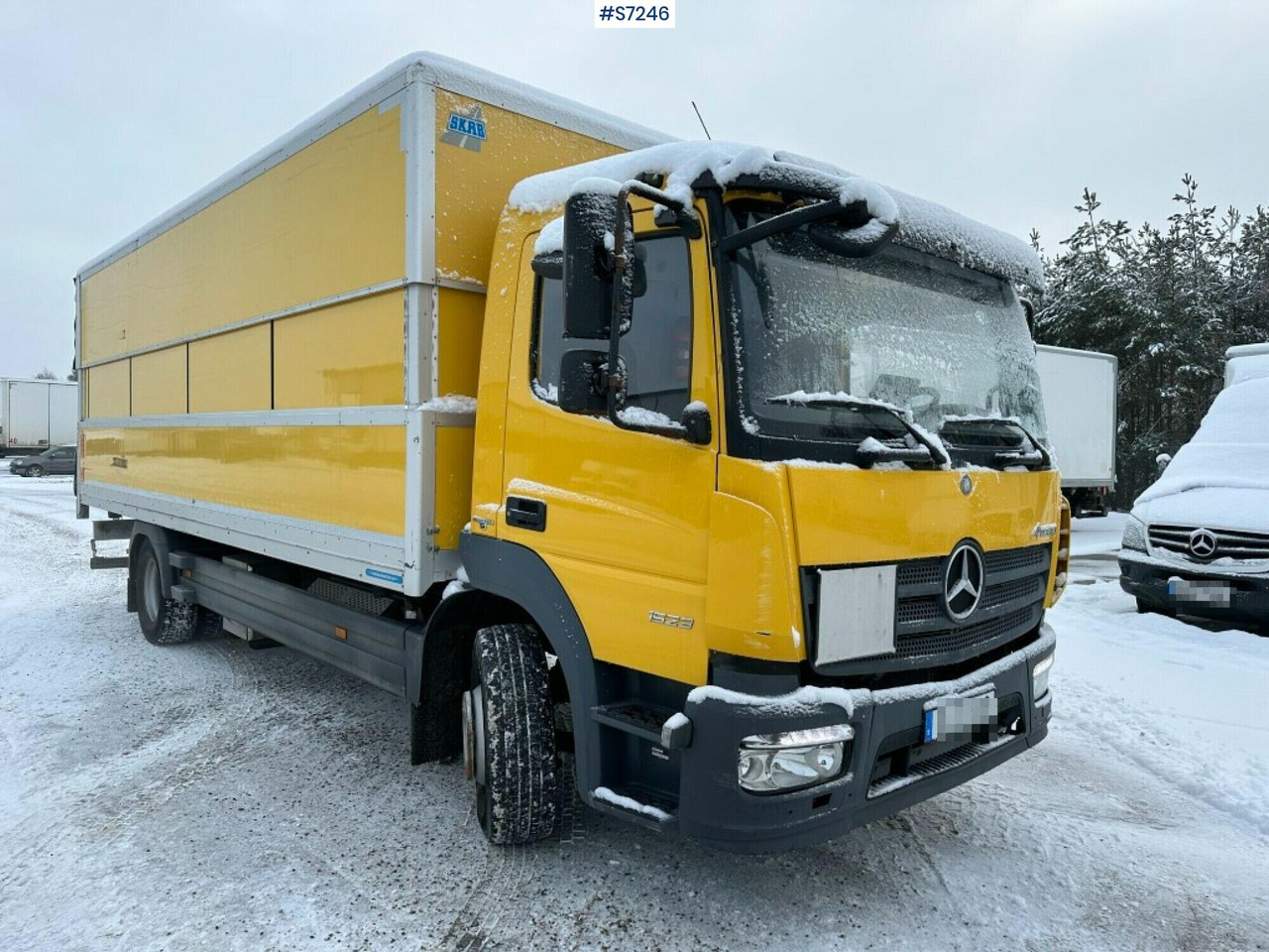 Box truck Mercedes Benz Atego 1523 with high and sinkable roof - Koffer LKW: das Bild 2 Box truck Mercedes Benz Atego 1523 with high and sinkable roof - Koffer LKW: das Bild 2