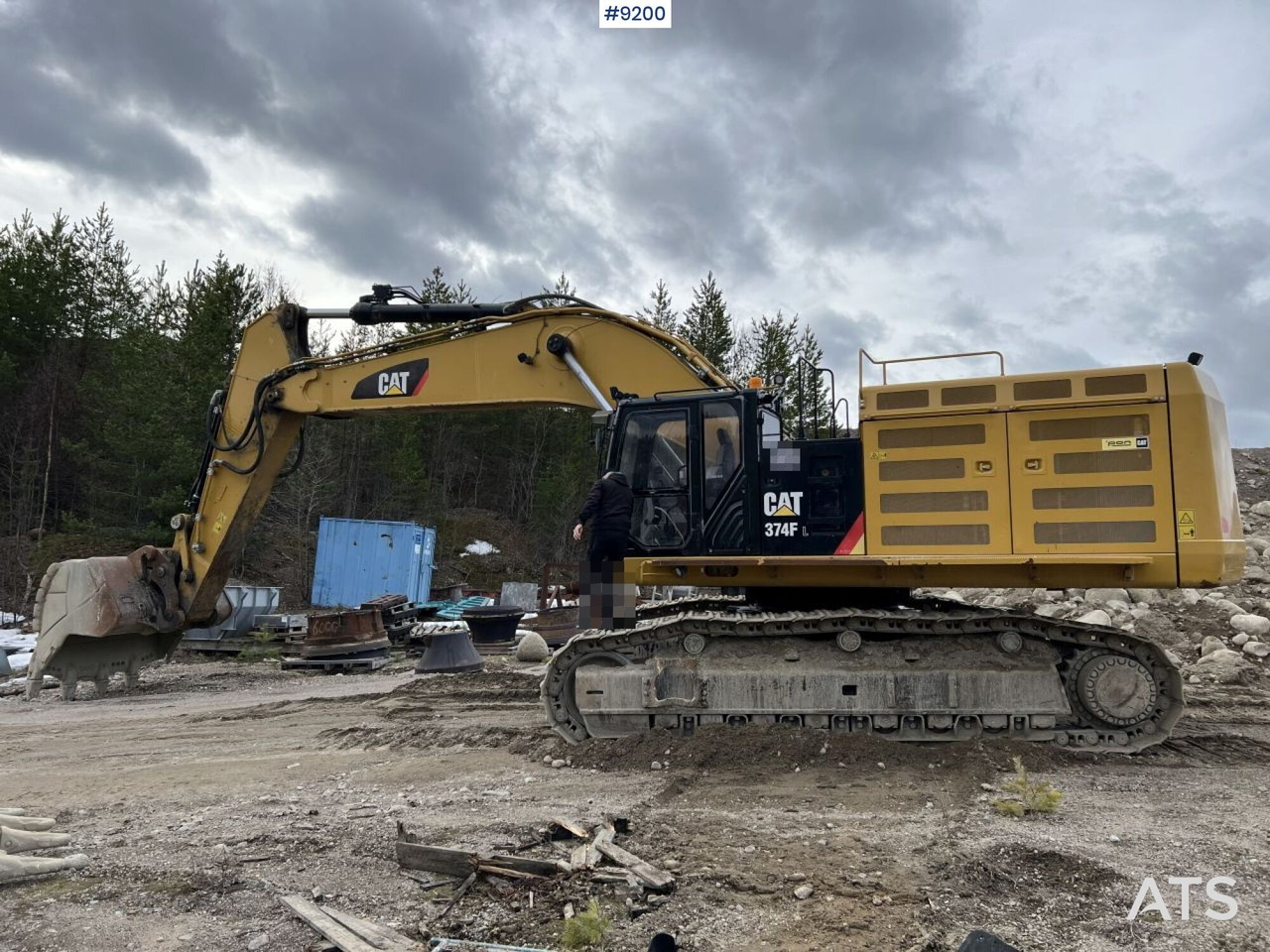 CAT 374 FL crawler excavator with bucket (VIDEO) - Bagger: das Bild 1 CAT 374 FL crawler excavator with bucket (VIDEO) - Bagger: das Bild 1