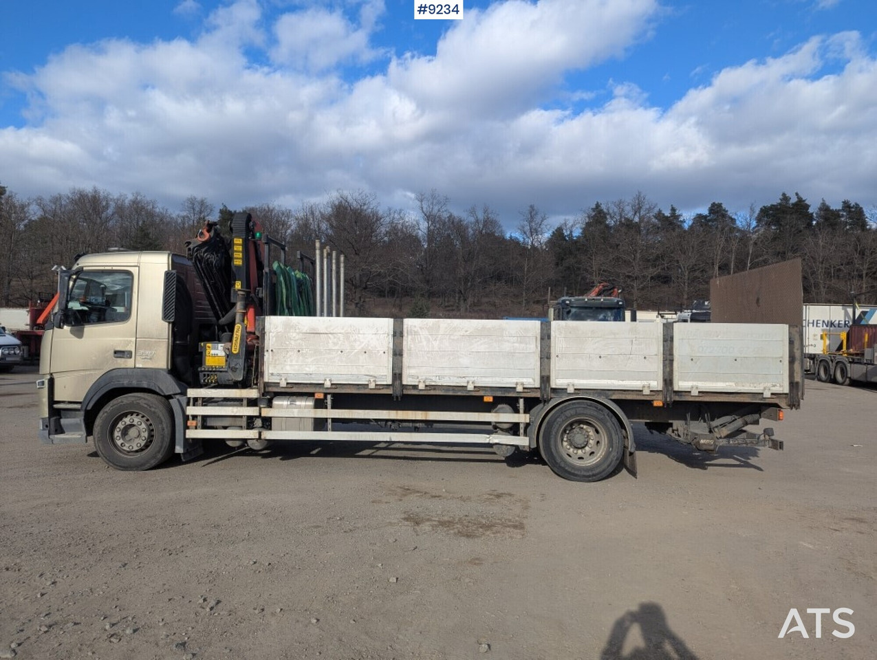 Pritsche LKW, Autokran Crane Truck Volvo FM 330 4X2 with tail lift: das Bild 15