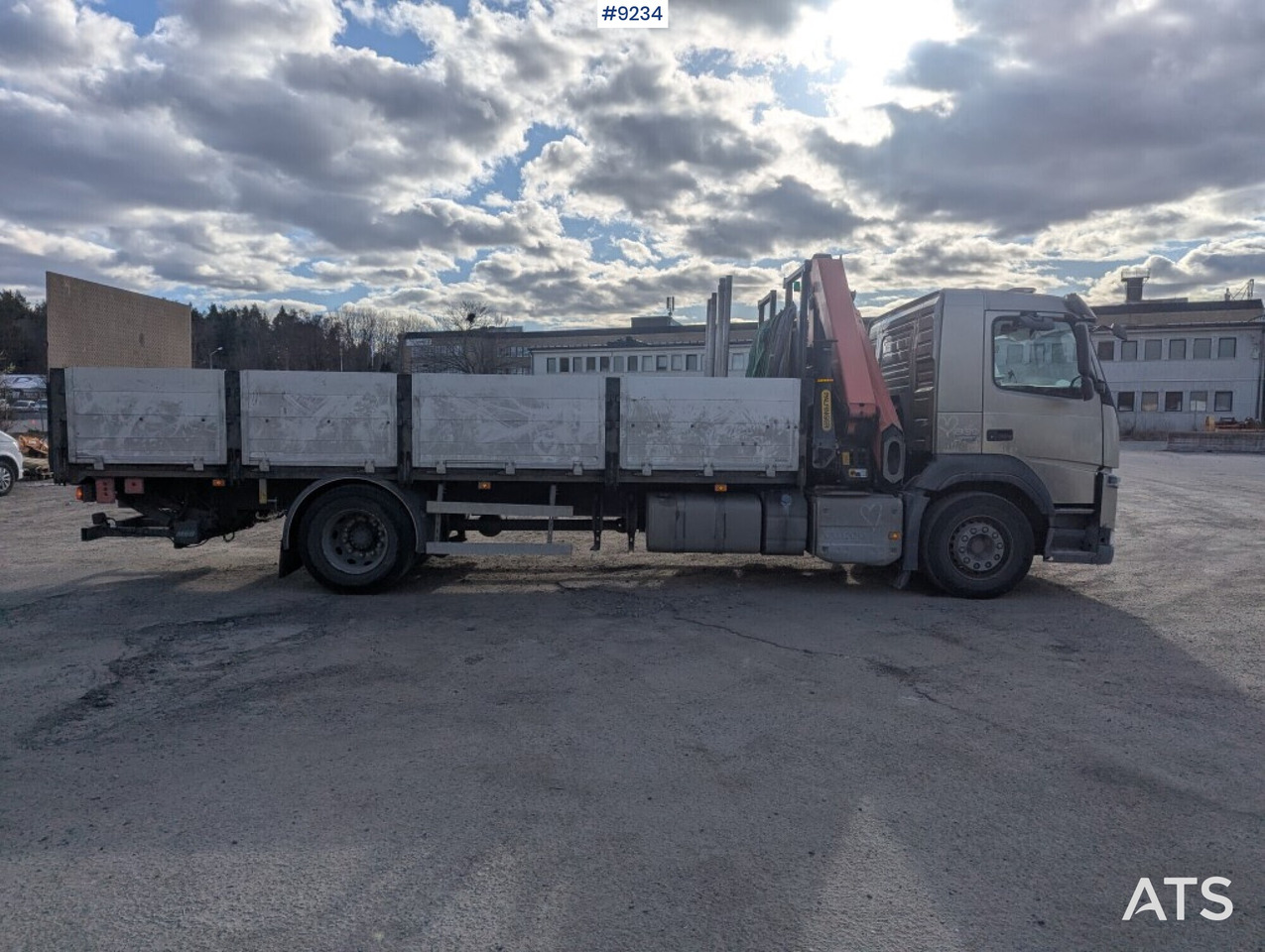 Pritsche LKW, Autokran Crane Truck Volvo FM 330 4X2 with tail lift: das Bild 18