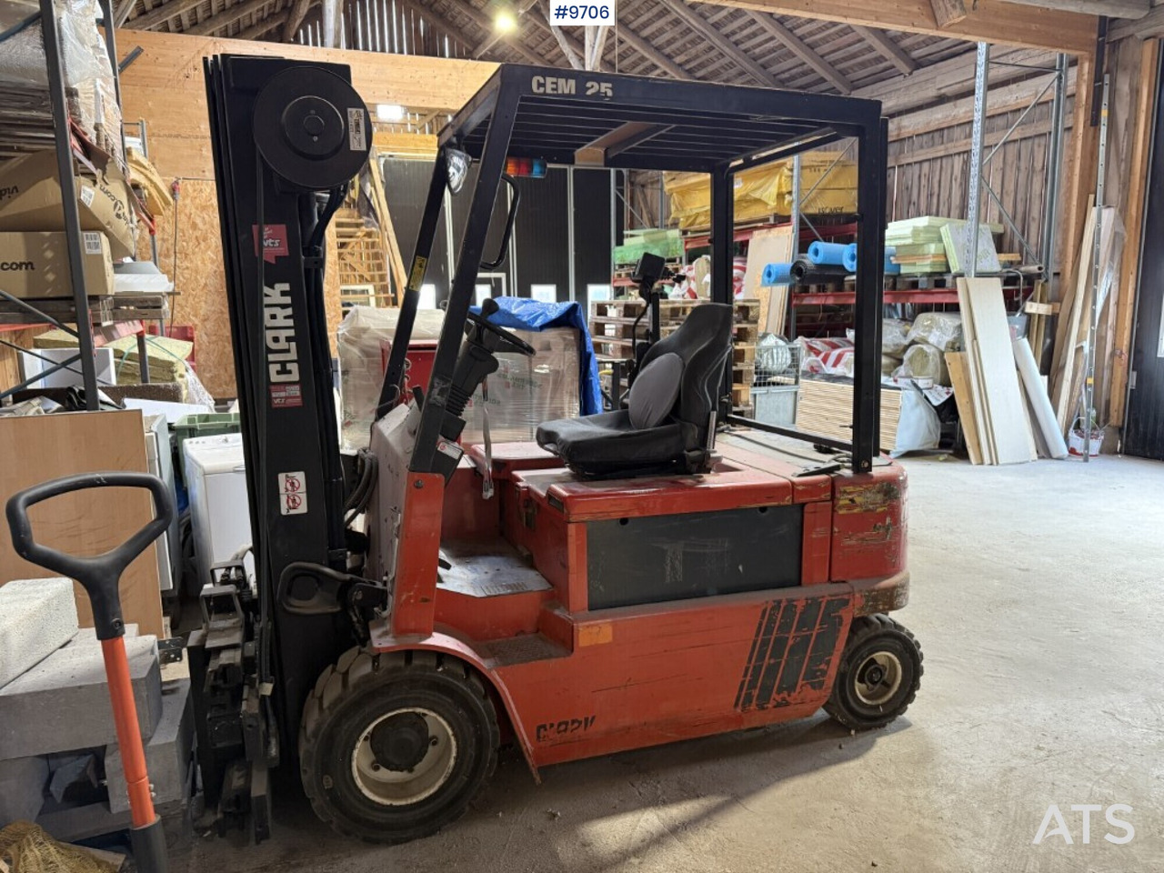Forklift Clark CEM 25 - Elektrostapler: das Bild 1 Forklift Clark CEM 25 - Elektrostapler: das Bild 1