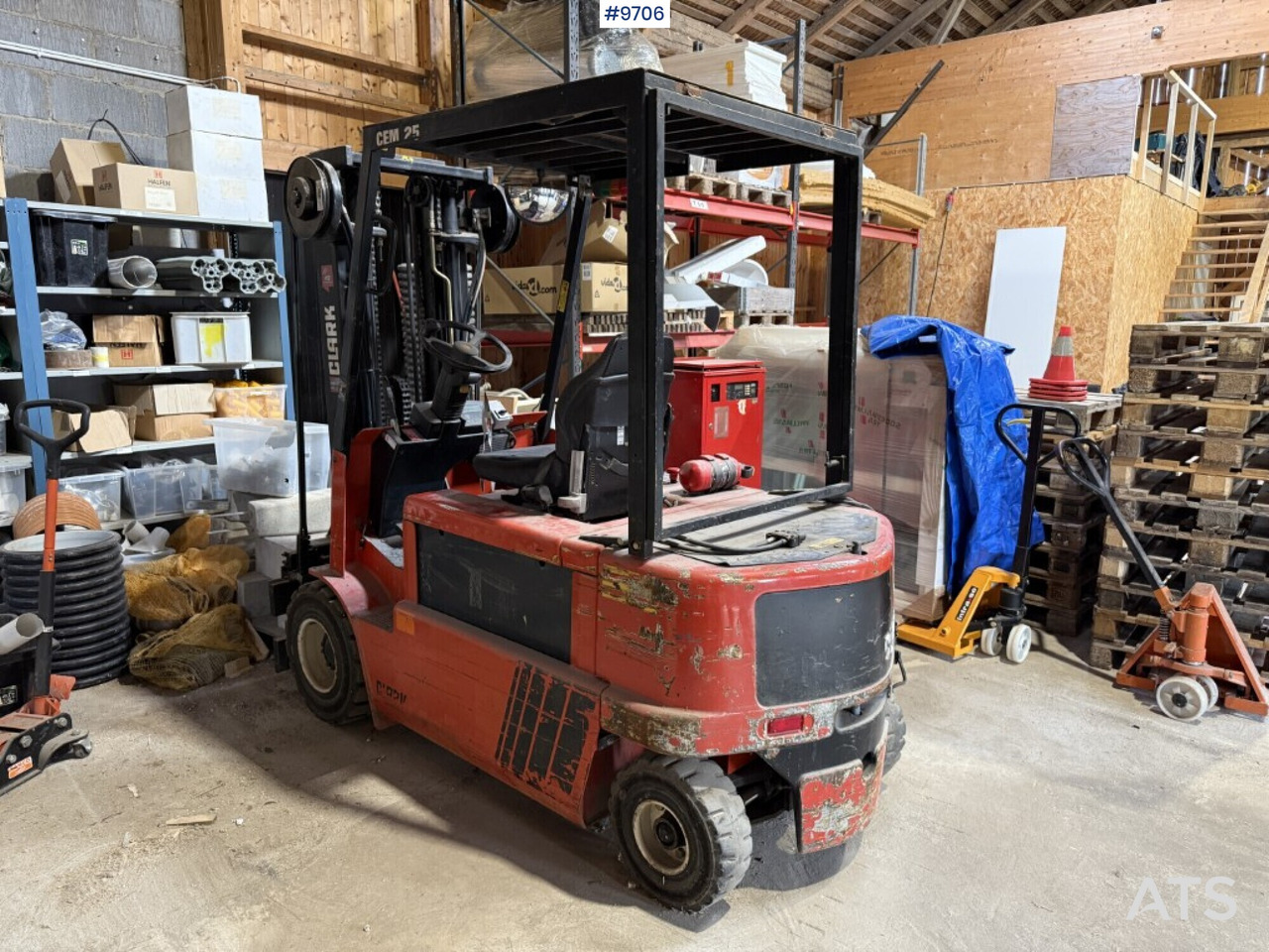 Forklift Clark CEM 25 - Elektrostapler: das Bild 2 Forklift Clark CEM 25 - Elektrostapler: das Bild 2