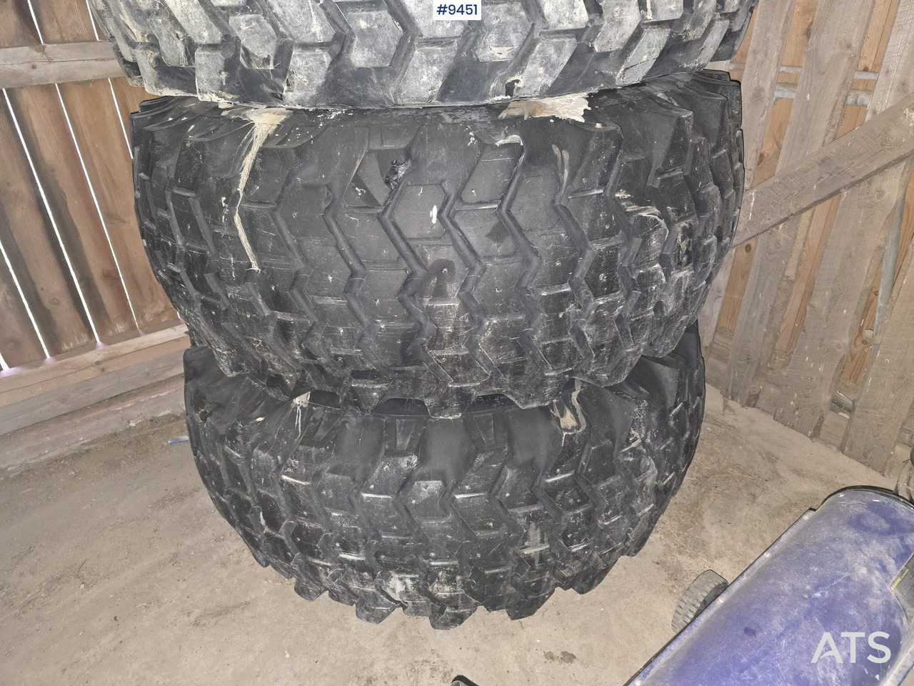 NOKIAN TIRE AND RIM FOR HUDDIG - Baugeräte: das Bild 2 NOKIAN TIRE AND RIM FOR HUDDIG - Baugeräte: das Bild 2