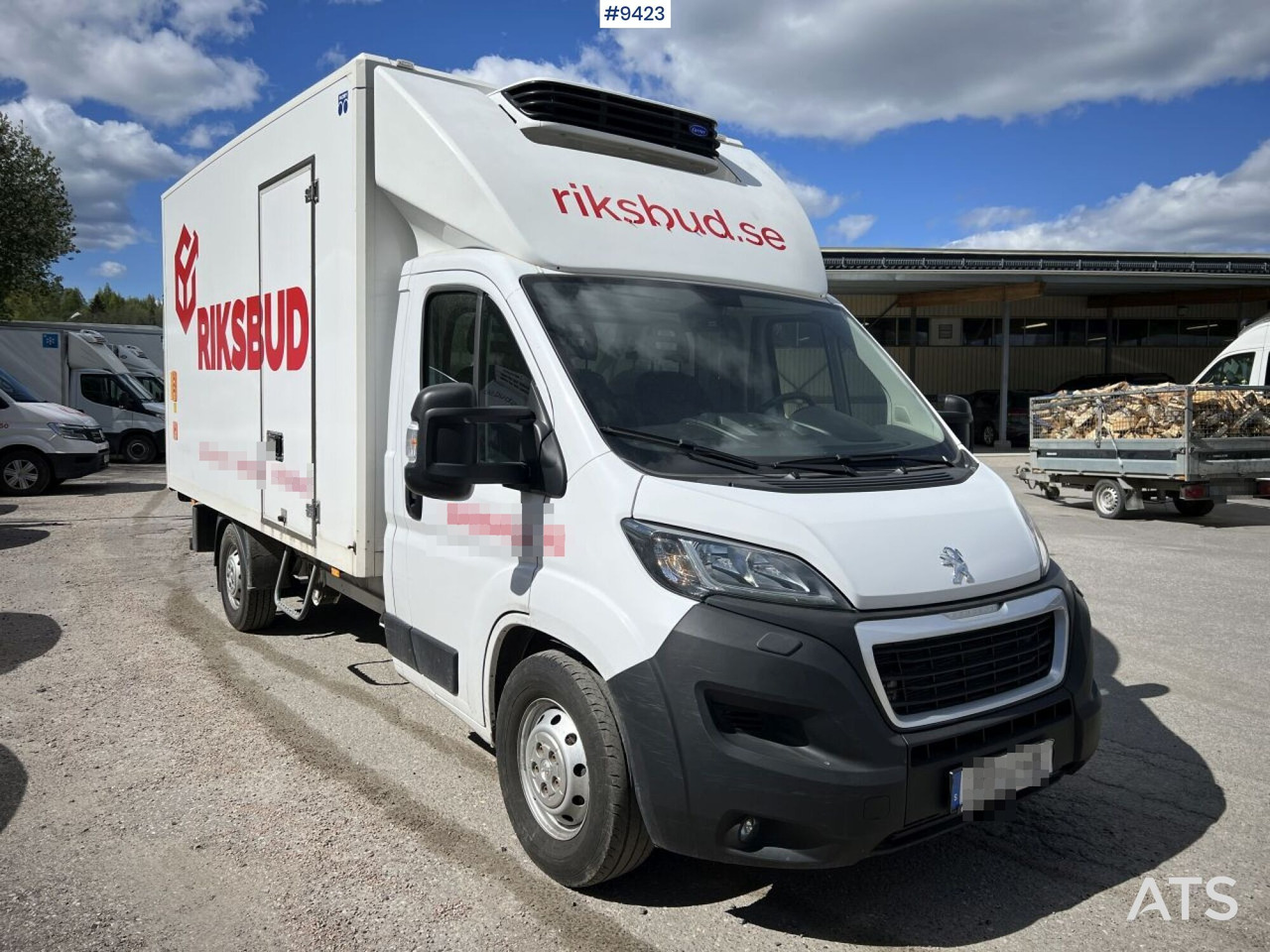 PEUGOT BOXER Box Truck with refrigeration unit and Tail Lift - Koffer LKW: das Bild 2 PEUGOT BOXER Box Truck with refrigeration unit and Tail Lift - Koffer LKW: das Bild 2