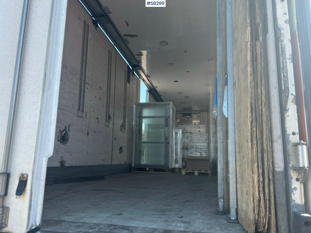 Parator CV 18-20 - Kühlkoffer Anhänger: das Bild 4 Parator CV 18-20 - Kühlkoffer Anhänger: das Bild 4