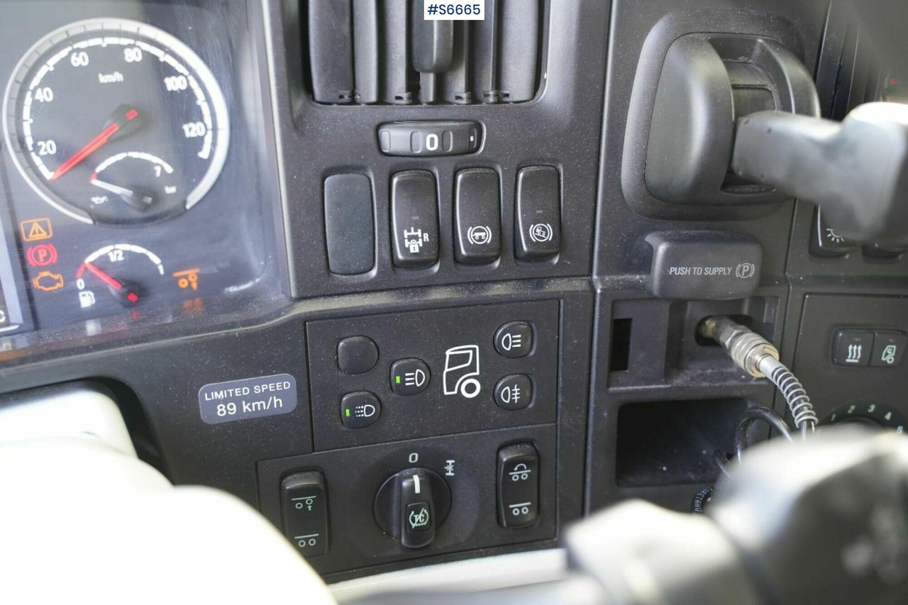 Sattelzugmaschine Scania R560 6x2 TRACTOR HEAD: das Bild 18