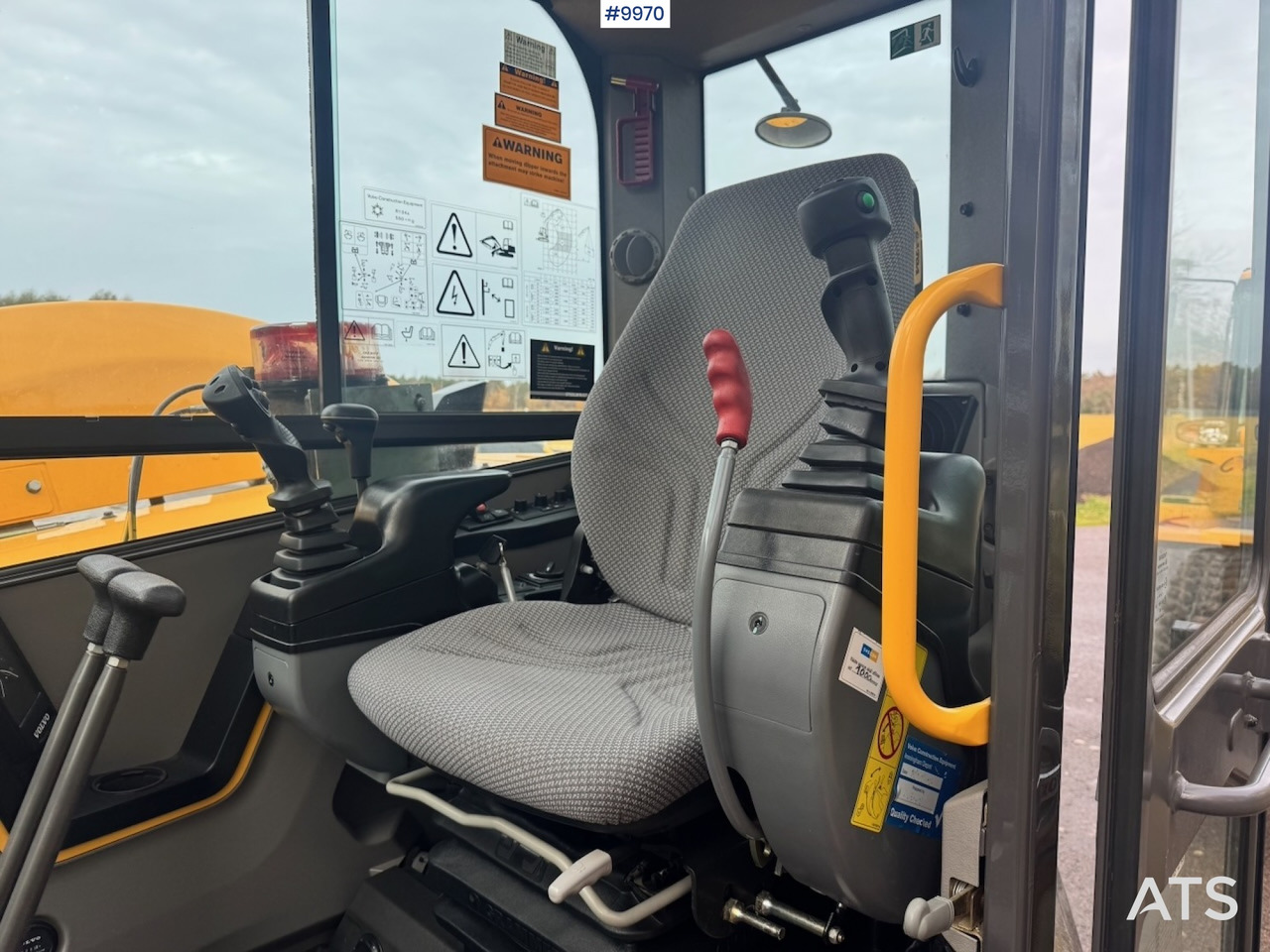 Volvo ECR88D crawler excavator with rotor tilt, 3 buckets, and ripper. 910 hours! - Kettenbagger: das Bild 5 Volvo ECR88D crawler excavator with rotor tilt, 3 buckets, and ripper. 910 hours! - Kettenbagger: das Bild 5