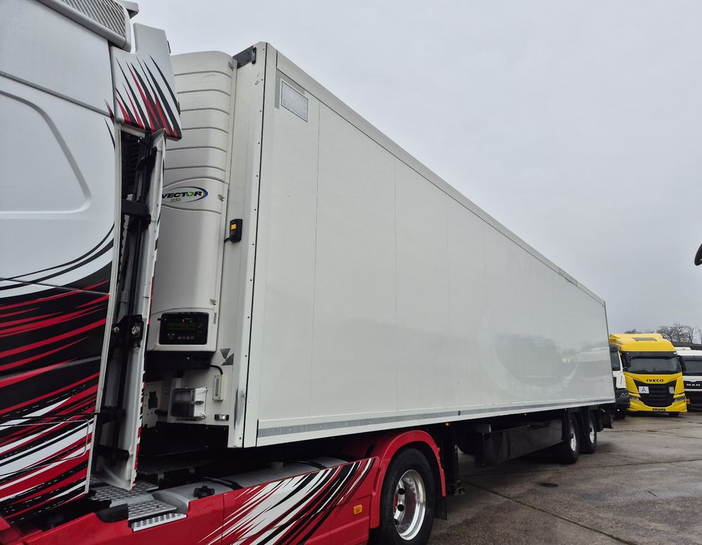 Krone SZ Carrier Vector 1950 *+-30°*Rolltor/Smartboard Krone SZ Carrier Vector 1950 *+-30°*Rolltor/Smartboard - Kühlkoffer Auflieger: das Bild 1 Krone SZ Carrier Vector 1950 *+-30°*Rolltor/Smartboard Krone SZ Carrier Vector 1950 *+-30°*Rolltor/Smartboard - Kühlkoffer Auflieger: das Bild 1