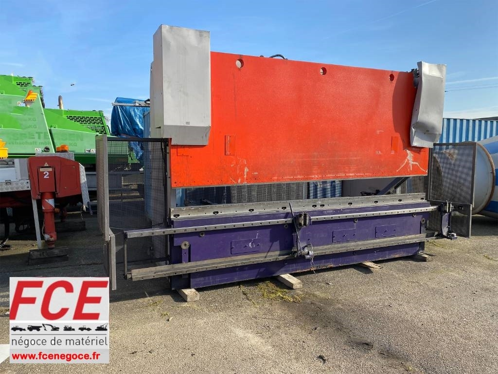 BEYELER Presse/Plieuse PR6 2000KNx4100MM endommagé - Abkantpresse: das Bild 1 BEYELER Presse/Plieuse PR6 2000KNx4100MM endommagé - Abkantpresse: das Bild 1