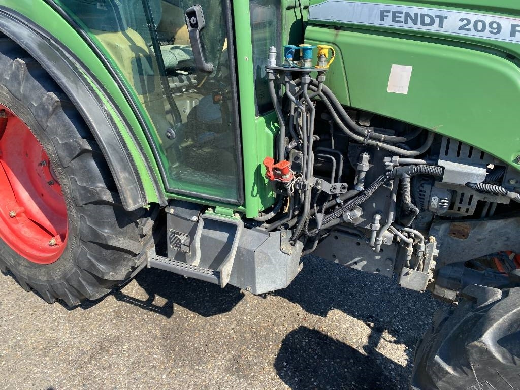 Traktor Fendt 209F Vario TMS 1er Main endommagé: das Bild 48