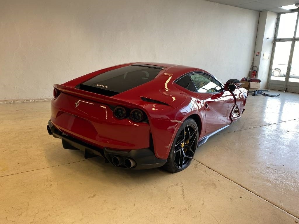 Ferrari 812 SUPERFAST / ROSSO 70ANNI endommagé - PKW: das Bild 5 Ferrari 812 SUPERFAST / ROSSO 70ANNI endommagé - PKW: das Bild 5