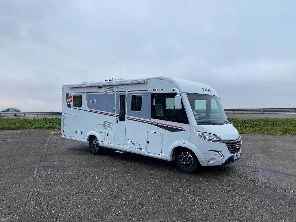 Fiat DUCATO MAXI 160 Multijet 2,2D/PILOTE G741endommagé - Integriertes Wohnmobil: das Bild 3 Fiat DUCATO MAXI 160 Multijet 2,2D/PILOTE G741endommagé - Integriertes Wohnmobil: das Bild 3