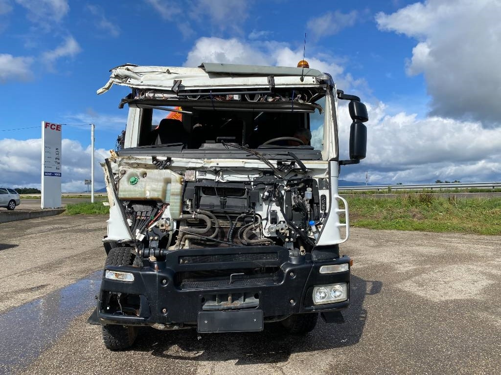 Iveco TRAKKER 410/EEV -PALFINGER PK13001-T18 endommagé - Abrollkipper: das Bild 5 Iveco TRAKKER 410/EEV -PALFINGER PK13001-T18 endommagé - Abrollkipper: das Bild 5