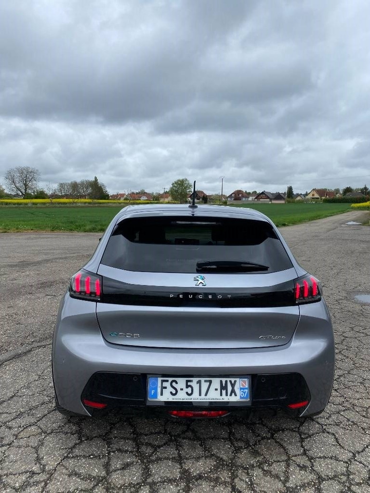 Peugeot e208 136/GT-Line Toit Panoramique 1er Main - PKW: das Bild 5 Peugeot e208 136/GT-Line Toit Panoramique 1er Main - PKW: das Bild 5