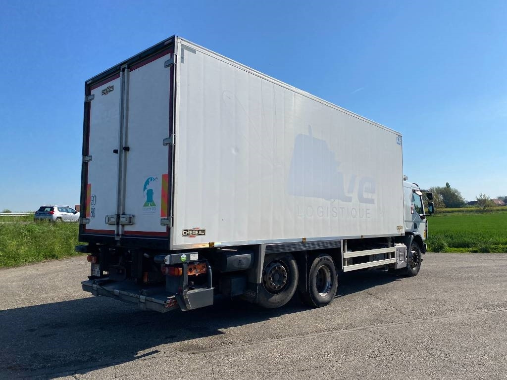 Renault D-430 WIDE CHEREAU INOGAM/LEVIAND 120 endommagé - Kühlkoffer LKW: das Bild 4 Renault D-430 WIDE CHEREAU INOGAM/LEVIAND 120 endommagé - Kühlkoffer LKW: das Bild 4