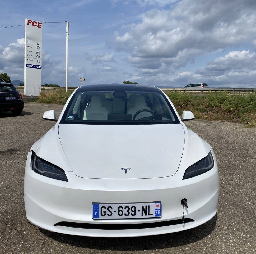 Tesla MODEL 3 5YJ3 Carte Grise Française endommagée - PKW: das Bild 2 Tesla MODEL 3 5YJ3 Carte Grise Française endommagée - PKW: das Bild 2