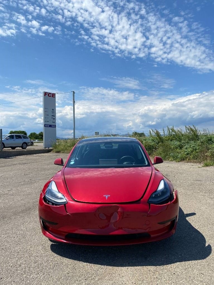 Tesla MODEL 3 5YJ3 - Rwd Carte Grise Française endommagé - PKW: das Bild 2 Tesla MODEL 3 5YJ3 - Rwd Carte Grise Française endommagé - PKW: das Bild 2